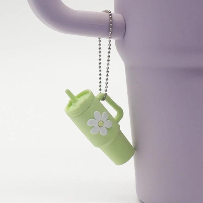 Gambar Cute Water Bottle Shape Keychain For Tumbler Cup Tumbler Accessories - Green Keychain dari RUMINTEN shop359 undefined Tokopedia