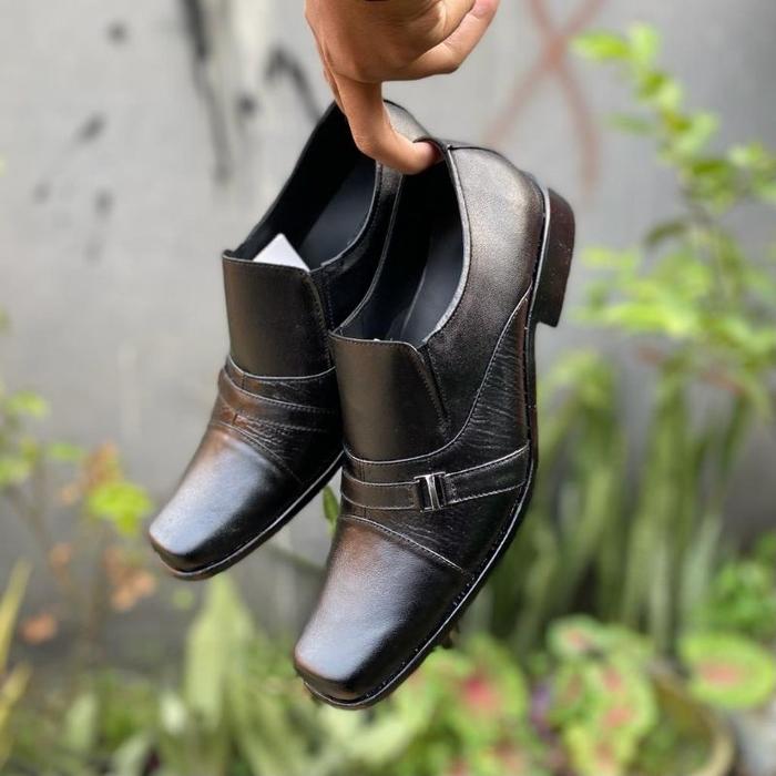Gambar SEPATU KANTOR KULIT SAPI ASLI SEPATU PANTOFEL PRIA DAN WANITA BALLY ORIGINAL 37-43 COUPLE BERKUALITAS - BALLY HITAM, 37+ kaus kaki dari Doni Footware undefined Tokopedia