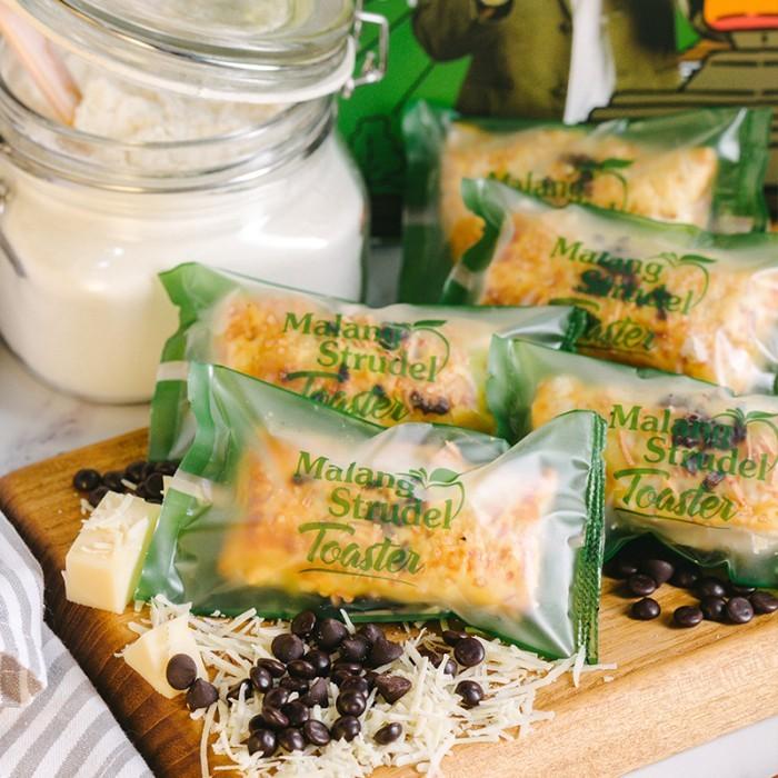 Gambar (Masterpiece) Malang Strudel Toaster Choco Chesse dari overpeee undefined Tokopedia