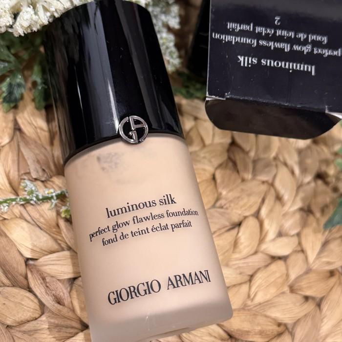 Gambar PASTI PROMO GIORGIO ARMANI LUMINOUS SILK FOUNDATION - 5   ORI - 2 Light Warm dari BE BEAUTYYYY undefined Tokopedia