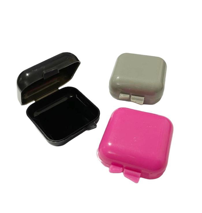 Gambar KOTAK MINI KECIL TEMPAT PERHIASAN ANTING MEMORY CARD EARPLUG BOX - Warna Random dari seventeen17id undefined Tokopedia
