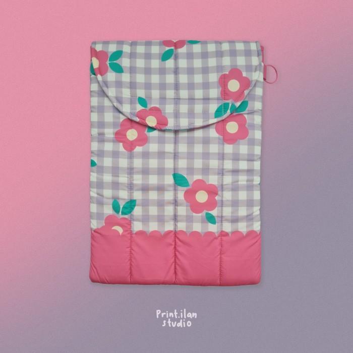 Gambar Puffy laptop sleeve by PrintilanStudio - bloom dari PrintilanStudio undefined Tokopedia