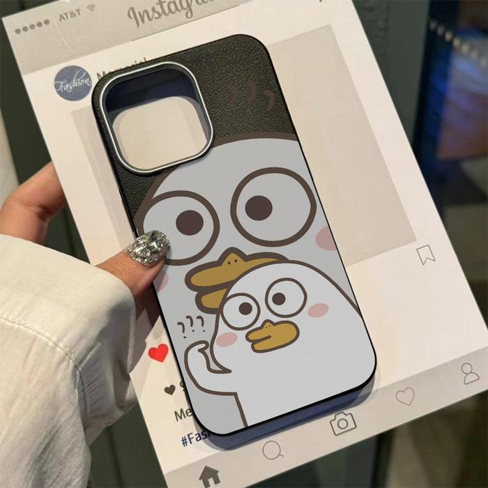 Gambar Sell_a_Case New product! Leather phone case for iPhone X XR XS MAX 11 12 13 14 15  PRO MAX 14+ 15+ PLUS Exquisite duck expression anti-fall phone case - Black, iPhone 7+/8+ dari SELL A CASE undefined Tokopedia