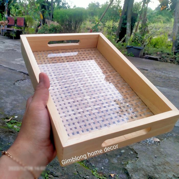 Gambar BAKI KAYU | NAMPAN ANYAMAN BAMBU AKRILIK AESTHETIC | PROPERTI FOTO | HOME DECOR Bambu Kayu dari GIMBLONG HOME DECOR undefined Tokopedia