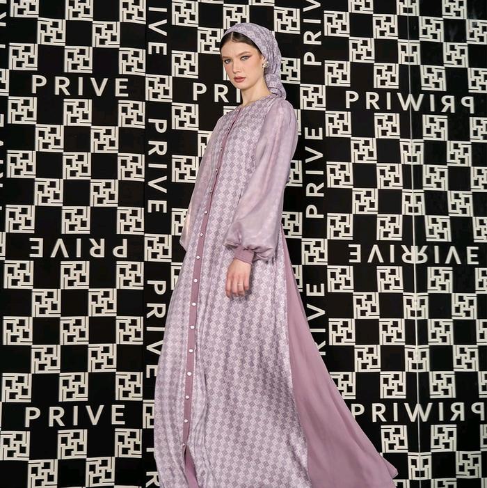 Gambar IVAN GUNAWAN PRIVE - STATELY DRESS dari Ivan Gunawan Prive Jakarta undefined Tokopedia