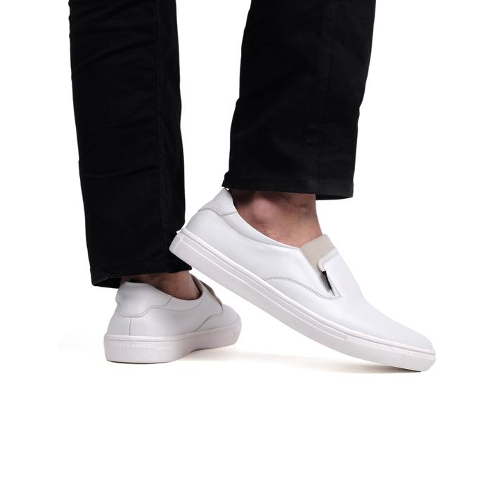 Gambar Sepatu Pria Casual Slip On Guzze Porco White Slop Santai Kuliah Kerja Kantor Putih Flat Shoes Kasual - putih, 39 dari Guzze undefined Tokopedia