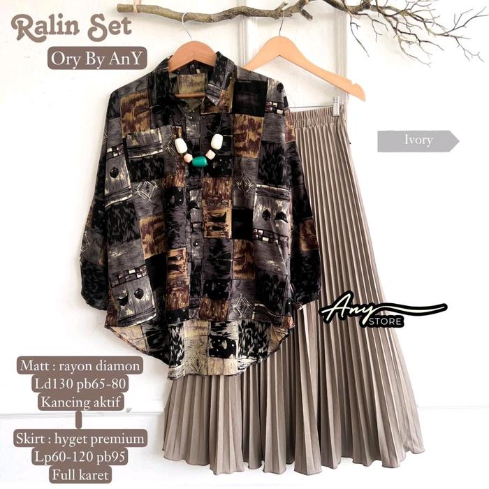 Gambar SETELAN JUMBO LD -+ 130 CM OVERSIZE // ONE SET PREMIUM KEMEJA BLOUSE DAN ROK PLISKET // SET MOTIF  // SET BUSUI Kancing MAKSIMAL BB 85 KG - ivory dari BAJU IDAMANMU undefined Tokopedia