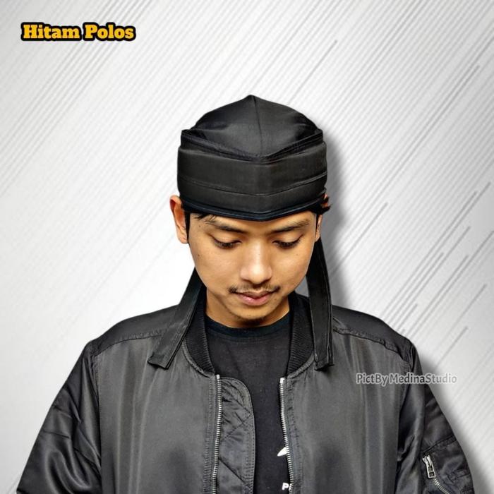 Gambar Peci Kopiah Songkok Iket Batik Imamah Praktis Siap Pakai Size Pria Laki Laki Dewasa Banten Jogja Jawa Bali - Hitam Polos dari SentralPriangan undefined Tokopedia