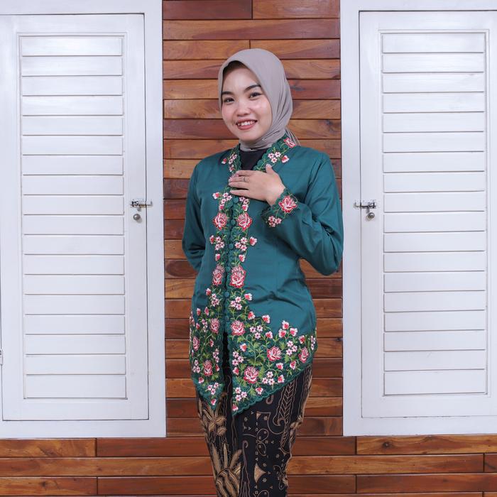Gambar Padusi Kebaya Encim Bordir Warna Tangan Panjang Katun Mikro Premium Nuansa Modern Cantik Dress Baju untuk Pernikahan & Resepsi - Hijau Botol, M dari Padusi Fashion undefined Tokopedia
