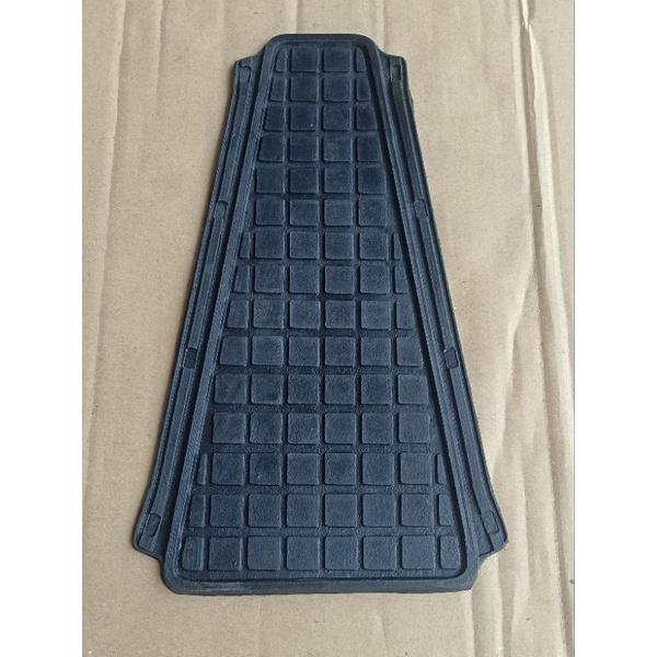 Gambar Lidah Tengah Karpet Vespa VBB,Super Sprint PTS Smallframe PX PS - B (PX,PS) dari Ratu Vespa undefined Tokopedia