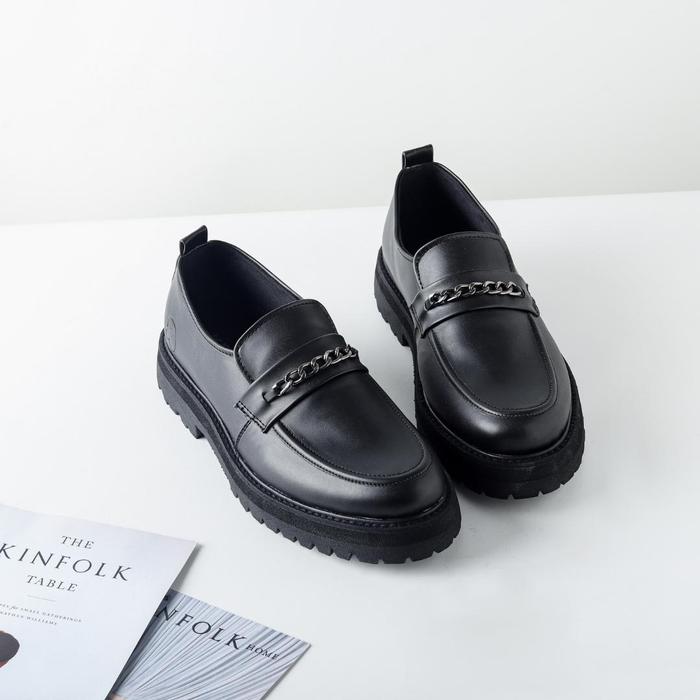 Gambar Kenfa - Benze Black Sepatu Formal Pria Wanita Casual Hitam Pantofel Kerja Kantor Rantai Tinggi Empuk Stylist Shoes Fantofel - Benze Black, 39 dari KENFA STORE undefined Tokopedia
