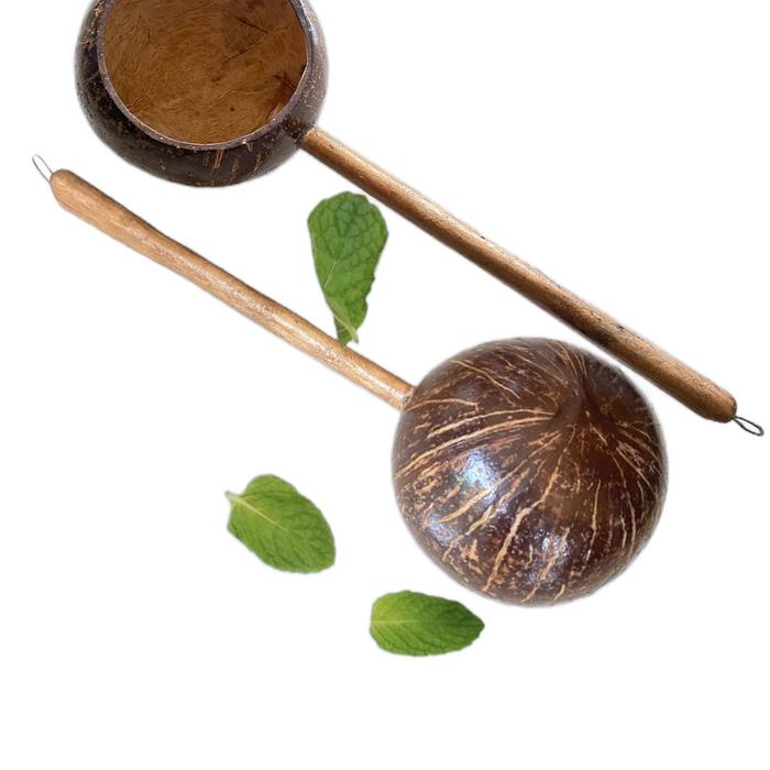 Gambar Gayung / siwur batok kelapa asli. - Gayung batok kelapa gagang biasa dari Taman cemara undefined Tokopedia