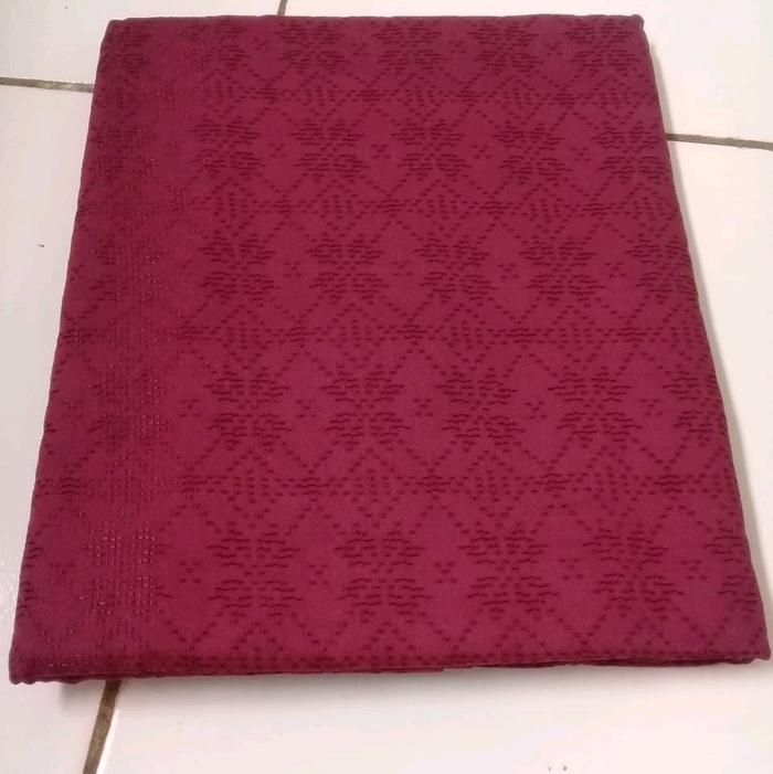 Gambar Sarung dobby wanita Sarung polos warna dobby motif - merah dari BIIBAH LBB undefined Tokopedia