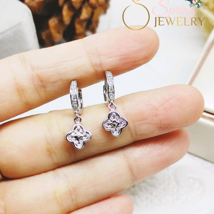 Gambar Anting Perak Wanita Jepit Listring Bunga LV Silver 925 Asli Lapis Emas Putih - -, - dari Spring Jewelry_NEW undefined Tokopedia