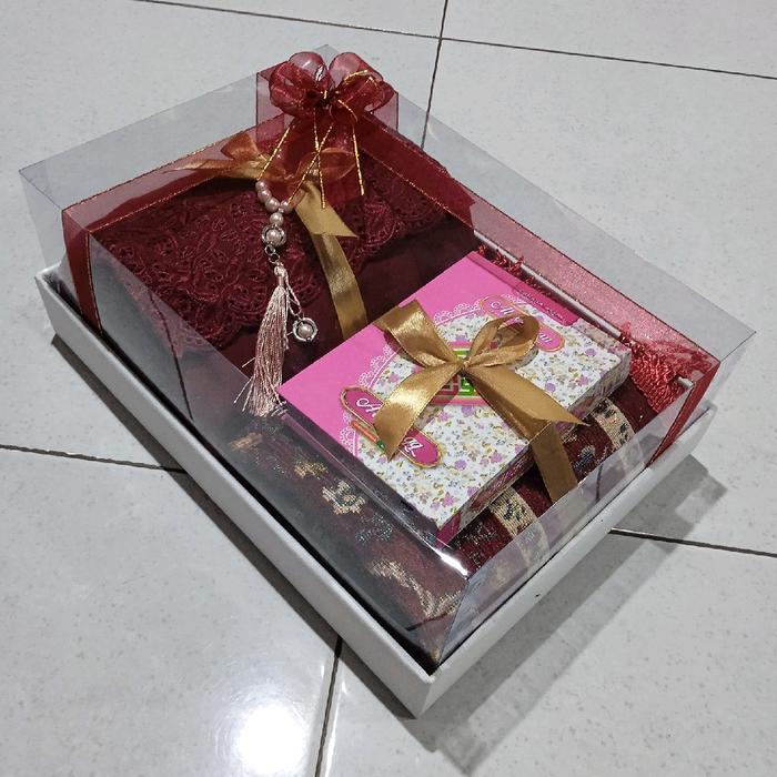 Gambar Mahar Nikah seperangkat alat sholat Premium kadijah lengkap isian Box mika Sedang laris terbaik Hampers Mukena Sajadah Tasbih Muslim Lebaran Hijab Motif - maron, dewasa dari AlstyaOfficialStore undefined Tokopedia