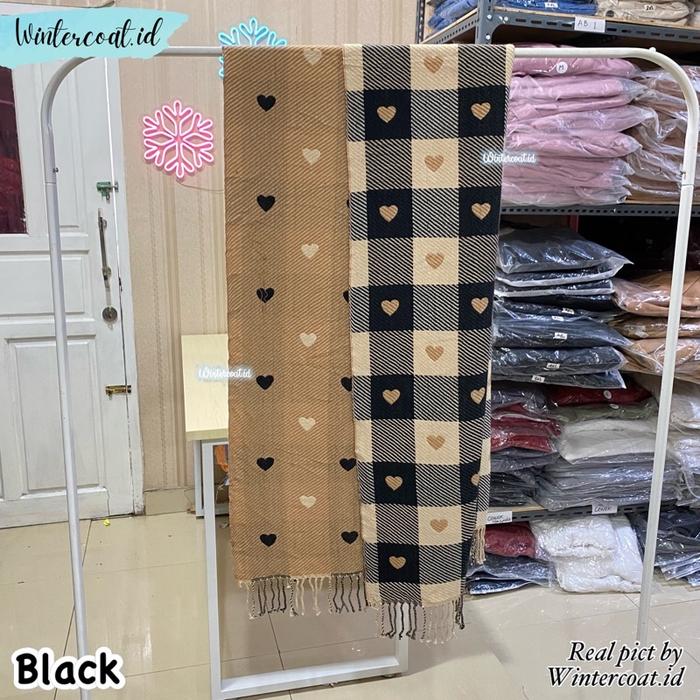 Gambar CHILKITKA LOOKS BANGKOK FASHION Reversible scarf winter import hangat love heart syal musim dingin wanita pashmina syall selendang panjang - Black dari Chilkitka Looks_NEW undefined Tokopedia