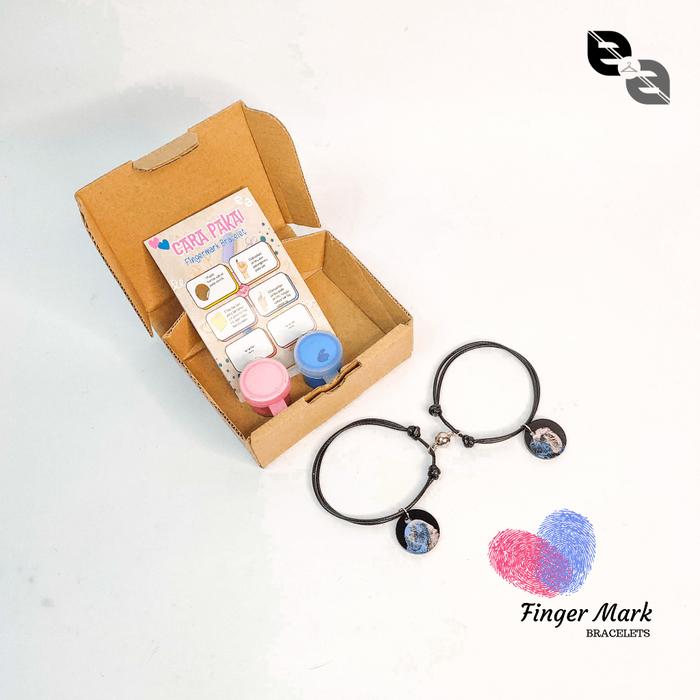Gambar DAPAT 2 Gelang Couple Magnet Sidik Jari DIY Tali Korea Waterproof Untuk Pasangan Persahabatan Bestie Akrilik Biru Pink Bracelets Hitam - Bandul Hitam dari ESTETIKIN AJA undefined Tokopedia