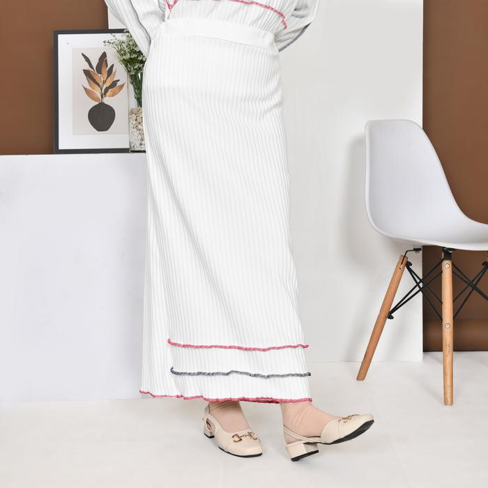 Gambar Mybamus Alma Playfull Knit Skirt Rok Muslim Wanita Panjang Kekinian Straight Skirt Rok Knit Lurus Maxi Bawahan - Broken White M18356 R24S3 dari Mybamus undefined Tokopedia