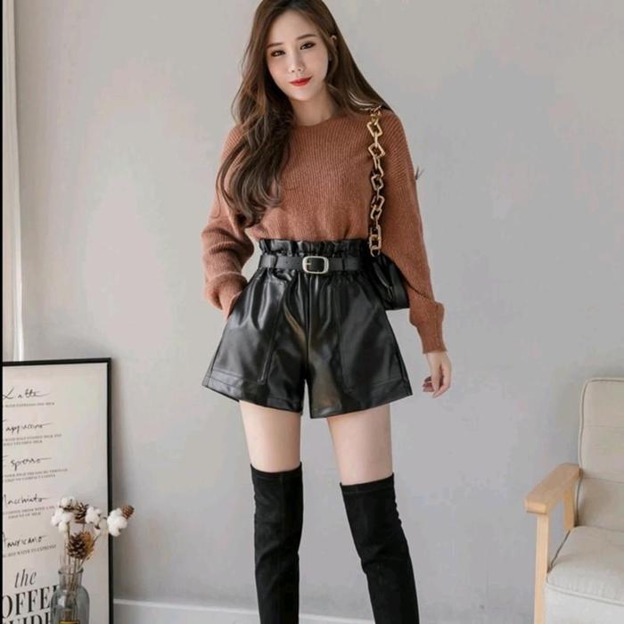 Gambar Celana kulit Wanita sexy elegan All size nyaman tebal pendek  mini  shorts basic santai  hitam - hitam, all size dari ayyash fashion undefined Tokopedia