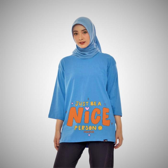 Gambar Kaos Wanita Oversize Motif DTF Terbaru Atasan Muslimah Panjang Lengan 7 per 8 Cotton Combed 24s Bahan Adem Nyaman Sablon Baju Katun Cewek Dewasa - Biru Just Be A Nice, M dari Fikacu undefined Tokopedia