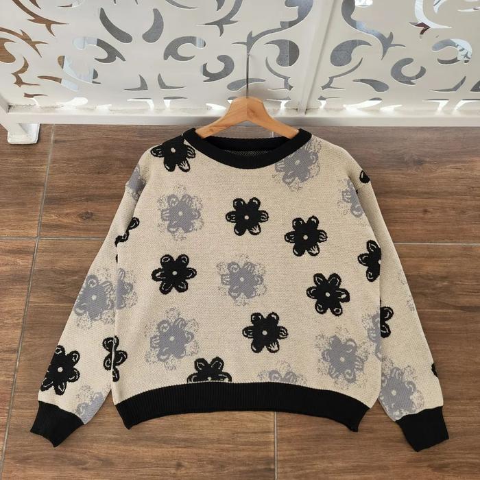 Gambar Sweater Anak Wanita Umur 13 Tahun -CREAM FLO - Hitam, 12-14 tahun dari SEBARAT undefined Tokopedia