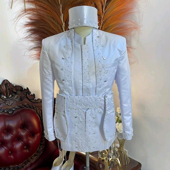 Gambar Beskap pengantin pria adat sunda seri warna Putih - putih, L dari AlkhaisyahKebaya undefined Tokopedia