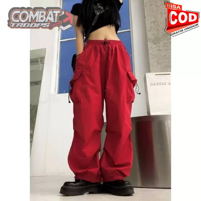 Gambar Celana Cargo Serut Wanita Oversize Kain Tebal Wide Leg Harajuk Streetwear Cargo Pant Kain Premium - Merah, M dari Combat Troops Clothing undefined Tokopedia