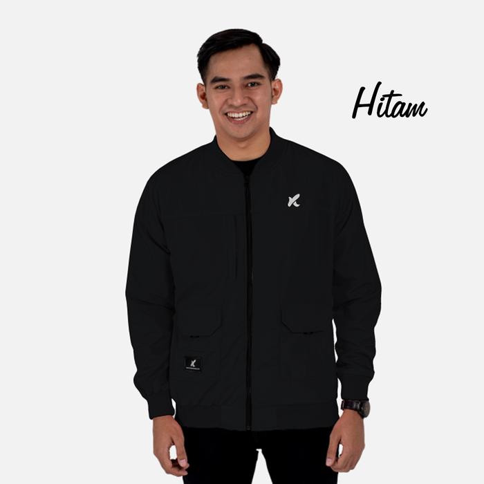 Gambar STEVEN - CASUAL OUTDOOR BOMBER JACKET - WATERPROOF - WINDPROOF - BREATHABLE - Hitam, S dari Rumah Komunitas undefined Tokopedia