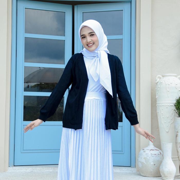 Gambar RIFANYHIJAB Benita Kardygan Knit Rajut Wanita Muslim Cardigan Outer Panjang - Black dari Rifany Hijab_NEW undefined Tokopedia