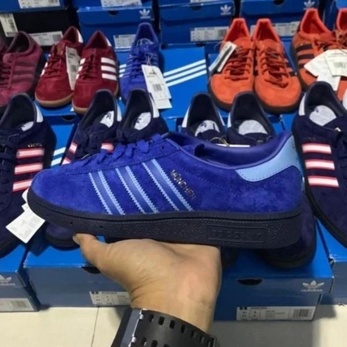 Gambar Gratis Kaos Kaki(COD) Sepatu Casual Pria Wanita Munchen All Blue Paradise Bliss Torques Exclusive OG Size 38-44 Sepatu Sneakers Casual Adidas Pria Wanita Anak Laki-laki Perempuan Sepatu Casual Adidas Kasual Jalan Nonton Bola Kekinian Termurah Best Saller - Munchen All Blue, 38 dari ass PUSPITASARI undefined Tokopedia