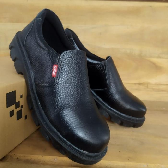 Gambar SEPATU SAFETY KULIT SAPI ASLI FANTOFEL KERJA LAS PROYEK KANTOR KITCHEN DAPUR KING SKN MURAH Sepatu Safety Slip On Hitam Besi Shoes Karet - 44 dari pembuatsepatusafety undefined 5 Tokopedia
