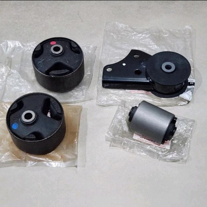 Gambar ENGINE MOUNTING SET SUZUKI KARIMUN KOTAK ASLI SGP dari SNA PART undefined Tokopedia