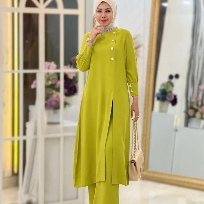 Gambar Baju One Set OutFit Remaja Cewe Kece Murah Setelan Tunik Crinkle Airflow Wanita Jumbo Satu Celana Setelan Long Tunik 1 setcel Korean Style Ootd 2024 muslim kancing  dewasa  panjang Formal High Atasan  Kulot  Melar  Oversize  Nyaman - Lime , XL dari Modenesian_NEW undefined Tokopedia