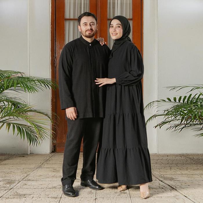 Gambar Lozy Hijab - Hafa Sarimbit Family Set (Lozy x Hamidah Farhad Family Sarimbit Dress Koko Anak Bahan Cotton Linen) Baju Keluarga Muslim - Black, All Size Dress Ibu dari Lozy Hijab undefined Tokopedia