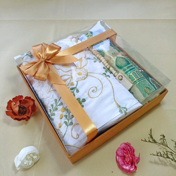 Gambar Hampers Kado Seperangkat Alat Sholat Wanita - Gold dari Jogja Wedding_NEW undefined Tokopedia