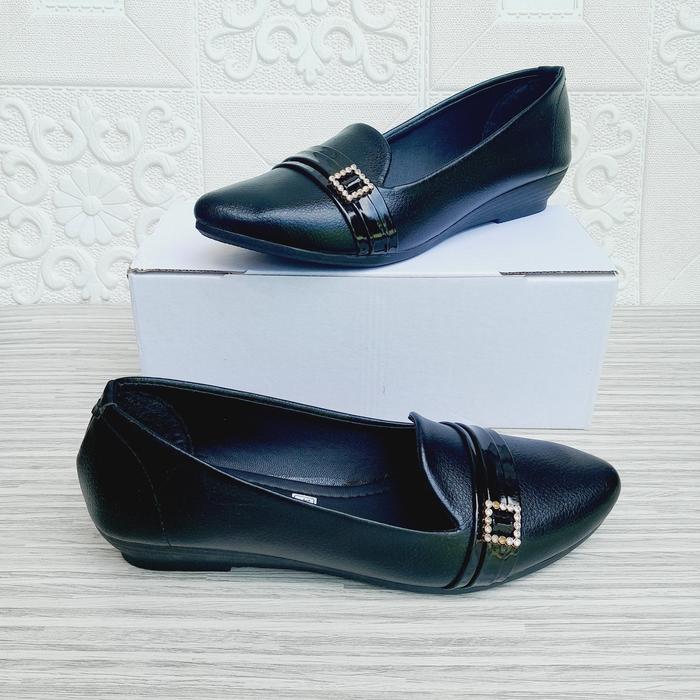 Gambar Sepatu formal wanita kantor terbaru murah berkualitas fashion perempuan model pansus slip on kulit populer promo ramadhan bayar ditempat gaya cewek kasual distro trendi guru sekolah Shoes - Hitam, 37 dari Langkok Store_NEW undefined Tokopedia