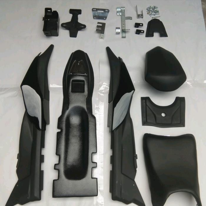 Gambar variasi body belakang model R15 V3 khusus desain untuk Vixion new NVL lighting dan new Vixion NVA advance - hitam dari anekavariasijaya undefined Tokopedia