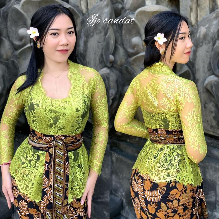 Gambar Kebaya Bali metalik glossy - Ijo sandat, M dari Kadek bussana undefined Tokopedia