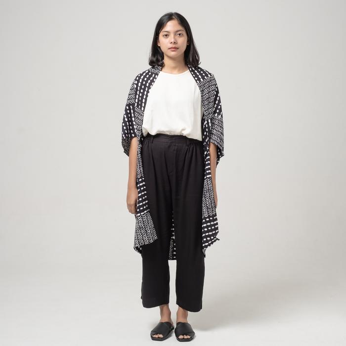 Gambar Dama Kara Nirmala Outer Batwing - Black dari Dama Kara undefined Tokopedia