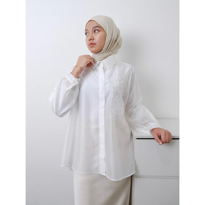 Gambar KAV Vienna Sheer Tencel Blooming Shirt | Kemeja Bordir Wanita Lengan Panjang | Embroidery Shirt - Pearl White dari Twenty.girls undefined Tokopedia