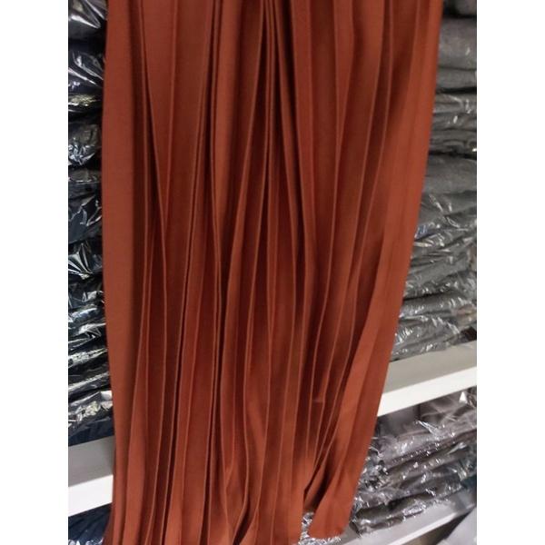 Gambar ROK PLISKET JUMBO STANDAR  BISA COD - Merah bata, ROK-PLISKET KECIL dari YEGINA undefined Tokopedia