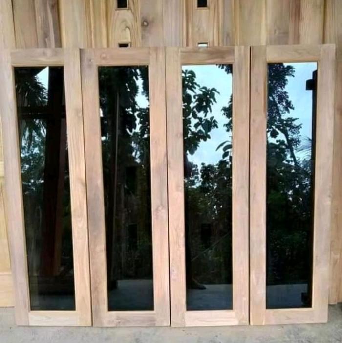 Gambar jendela kayu minimalis set kusen - kamper, secound, putih/ bening dari GALERI ALUMUNIUM undefined Tokopedia