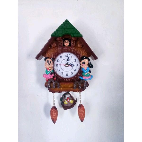 Gambar jam dinding bandul Melodi bunyi tiap jam - Rumah Boneka dari ALAEYSHOP undefined Tokopedia