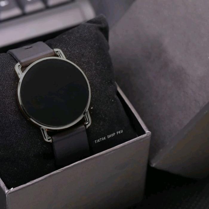 Gambar LED Watch Digital Uniseks Jam Tangan Pria Dan Wanita Tali Rubber Sporty Display Touch Screen Bisnis Santai Olahraga Bestseller - Hitam dari PKU STOREE undefined Tokopedia
