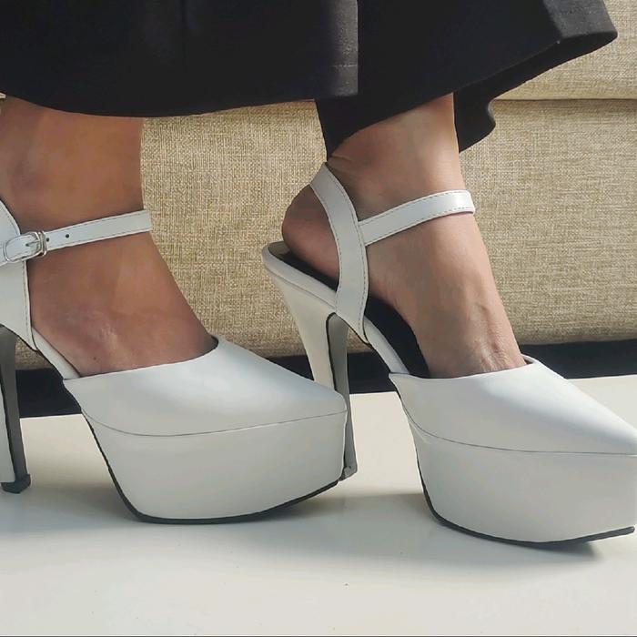 Gambar high heels sepatu runcing 13cm tali Shoes - putih, 35 dari seullipeo. undefined Tokopedia