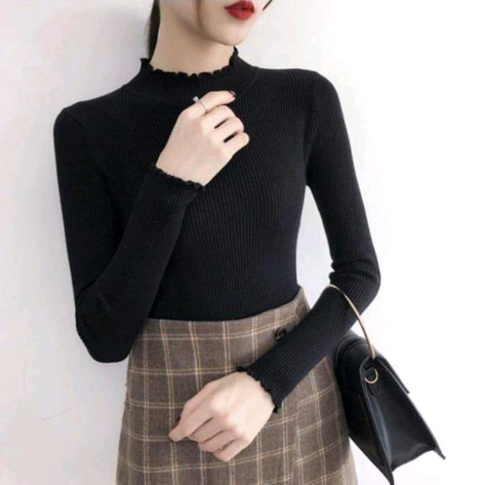 Gambar DAISY CURLY RAJUT | BAJU RAJUT PRESS BODY ATASAN | Crew Neck - hitam, M fit XL dari homefashion26 undefined Tokopedia