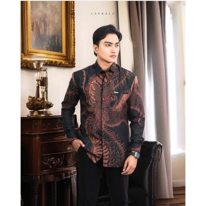 Gambar Laskala Batik Premium Soga Kemeja Batik Pria Slimfit Lengan Panjang - M dari LASKALA BATIK undefined Tokopedia