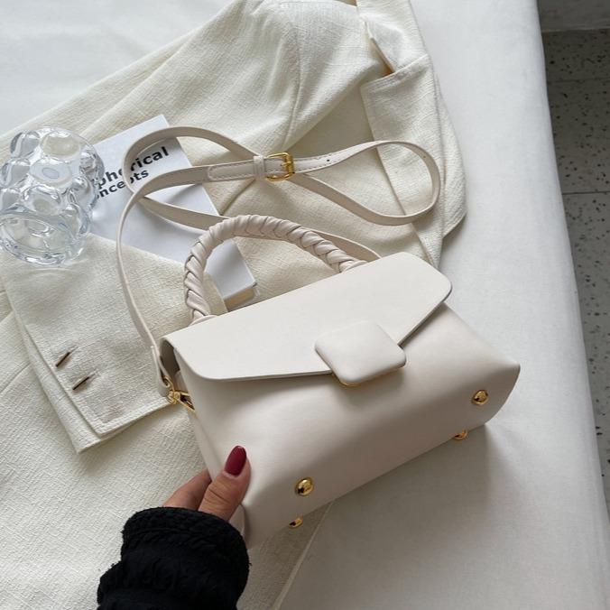 Gambar Julia Slingbag // Tas ngantor // cocok untuk acara formal - Putih dari MWS.studio undefined Tokopedia