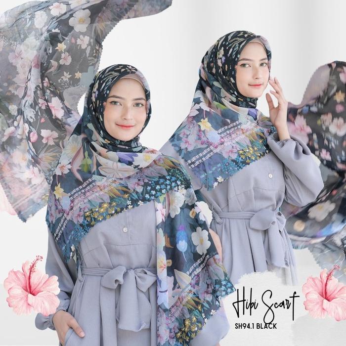 Gambar HIRA - Hijabwanitacantik - Hibi Scarf Polycotton Voal | Hijab Printing Segi Empat Motif | Jilbab Segiempat Premium Bunga - Black dari HIRA - Hijab Wanita Cantik undefined Tokopedia
