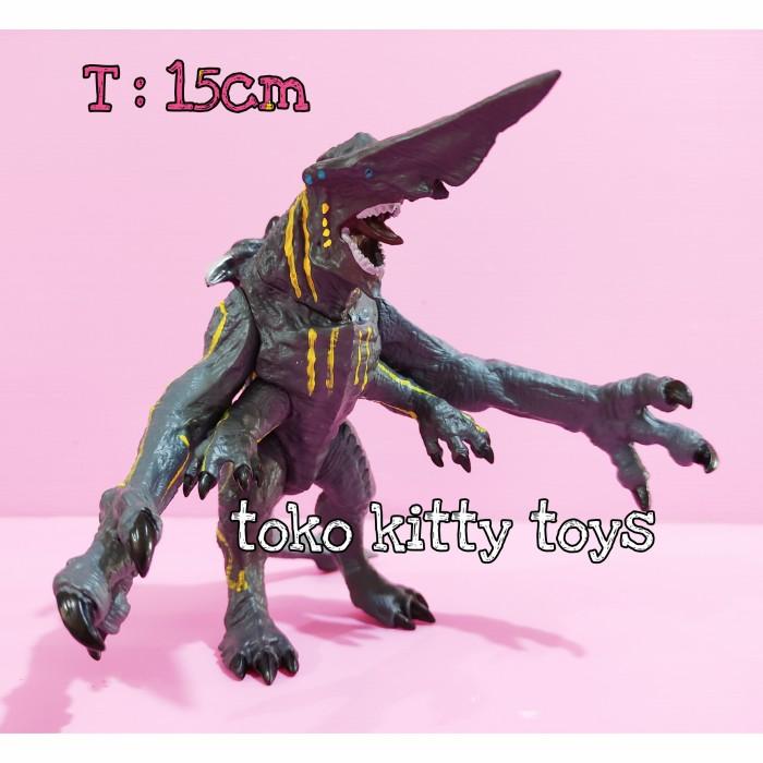 Gambar monster pacific rim trespasser kaiju vinly figure monster knifehead - kecil dari KITTY TOYS undefined Tokopedia